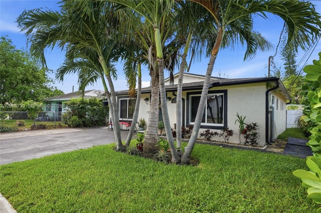 266 SW 7th Ct, Deerfield Beach FL 33441 - Deerfield Beach, FL - Photo 4