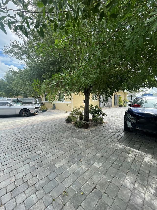 20764 NW 31st Ave, Miami Gardens FL 33056 - Miami Gardens, FL - Photo 2