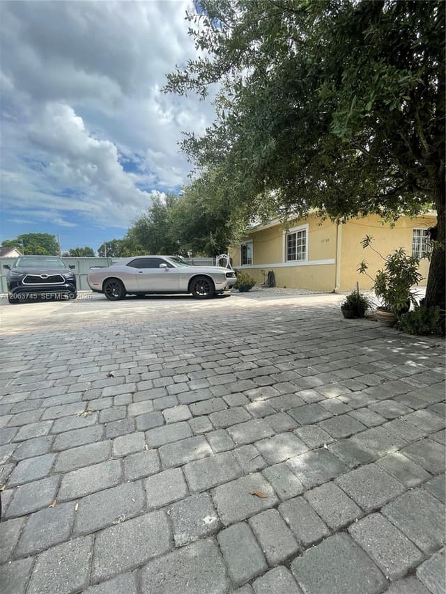 20764 NW 31st Ave, Miami Gardens FL 33056 - Miami Gardens, FL - Photo 6