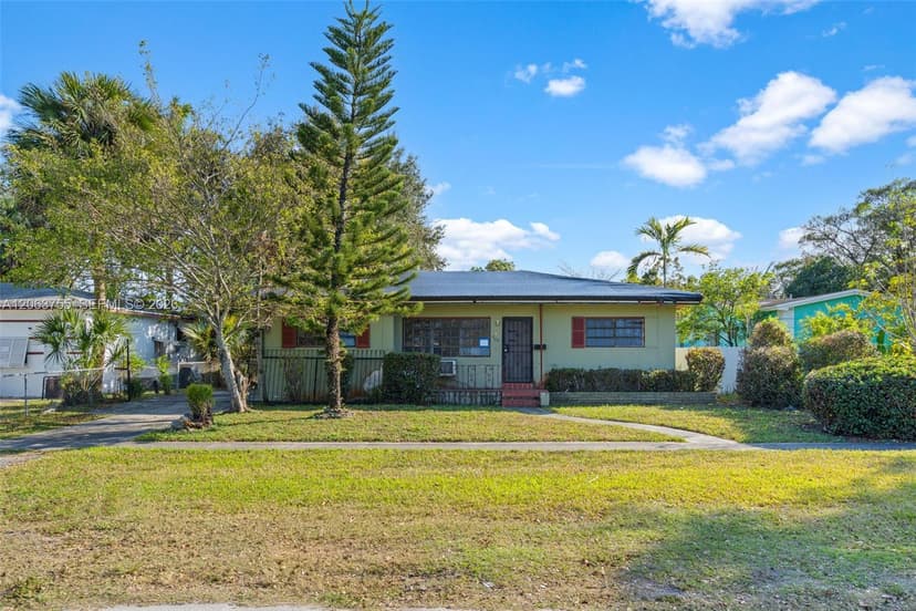 760 NE 147th St, North Miami FL 33161