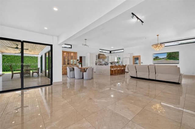 8880 SW 149th St, Palmetto Bay FL 33176 - Palmetto Bay, FL - Photo 6