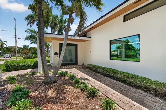 8880 SW 149th St, Palmetto Bay FL 33176 - Palmetto Bay, FL - Photo 3