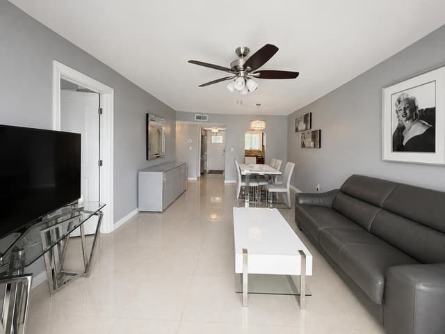 2951 E SUNRISE LAKES # 312, Sunrise FL 33322 - Sunrise, FL - Photo 4