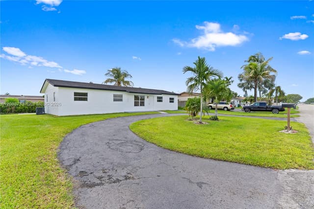 26231 SW 127th Ave, Homestead FL 33032 - Homestead, FL - Photo 2