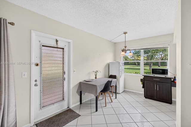 14 Preston # A, Boca Raton FL 33434 - Boca Raton, FL - Photo 6