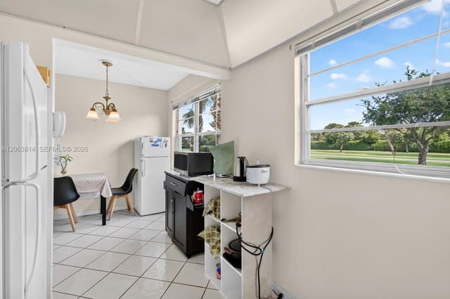 14 Preston # A, Boca Raton FL 33434 - Boca Raton, FL - Photo 4