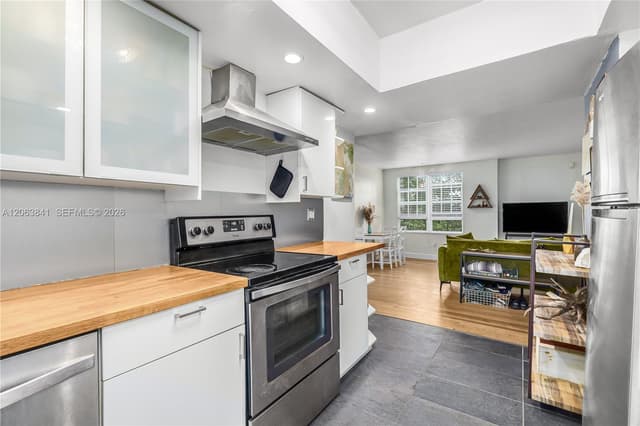 932 7th St # 932A, Miami Beach FL 33139 - Miami Beach, FL - Photo 2