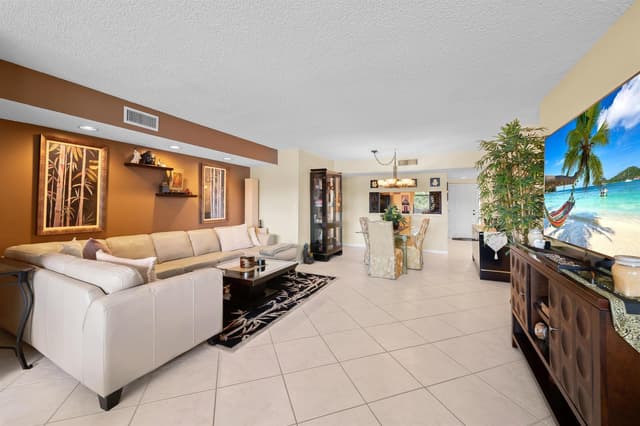 2768 CARAMBOLA Circle S # 101, Coconut Creek FL 33066 - Coconut Creek, FL - Photo 6