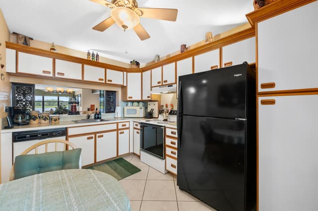 2768 CARAMBOLA Circle S # 101, Coconut Creek FL 33066 - Coconut Creek, FL - Photo 4