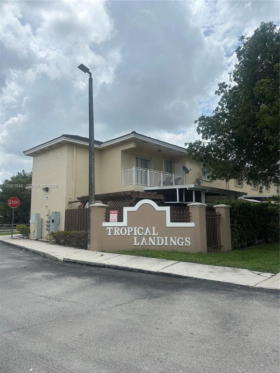 7380 NW 174th Ter # 204, Hialeah FL 33015 - Hialeah, FL - Photo 1