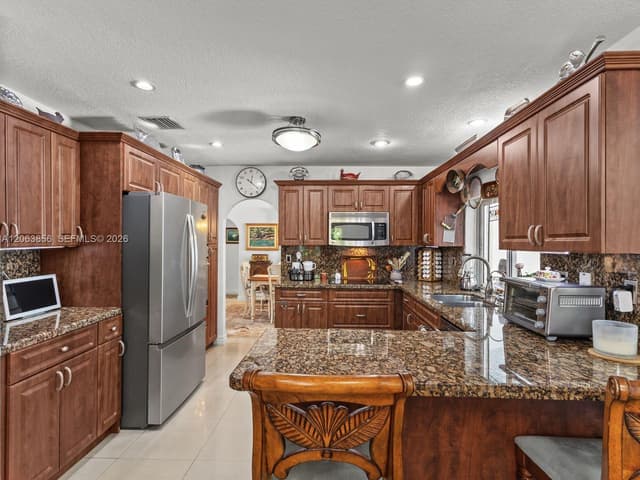 11482 SW 28th Ter, Miami FL 33165 - Miami, FL - Photo 6