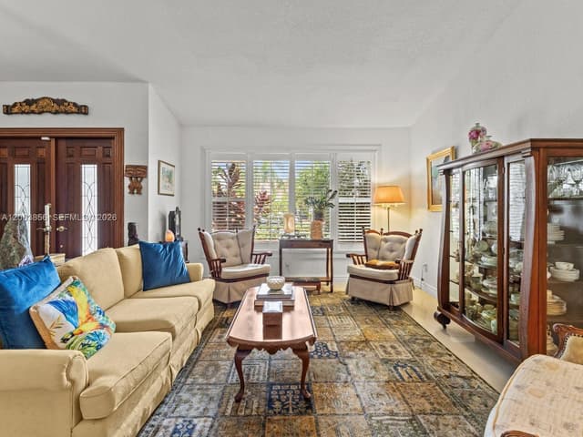 11482 SW 28th Ter, Miami FL 33165 - Miami, FL - Photo 4