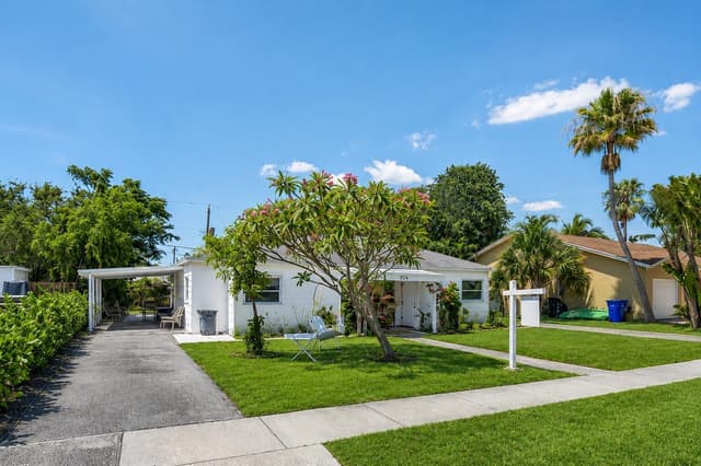 124 Mayfield Road, Lantana FL 33462 - Lantana, FL - Photo 3