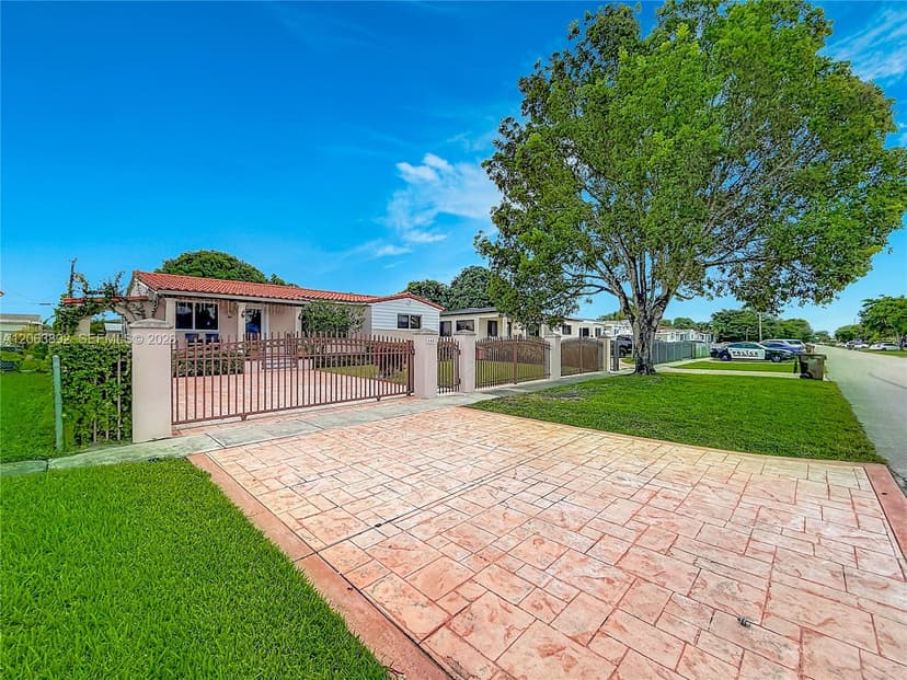 145 W 57th St, Hialeah FL 33012
