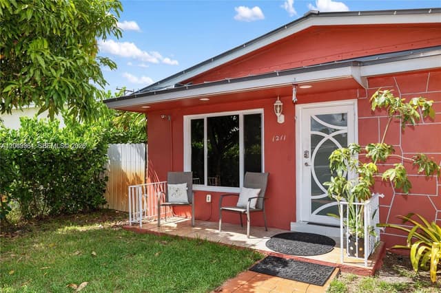 1211 NW 179th St, Miami Gardens FL 33169 - Miami Gardens, FL - Photo 3