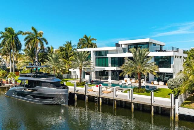 725 Poinciana Dr, Fort Lauderdale FL 33301 - Fort Lauderdale, FL - Photo 2