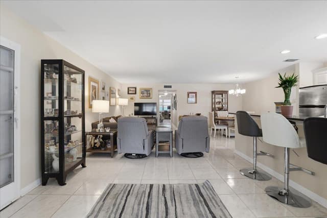 1172 S Drive Circle # B, Delray Beach FL 33445 - Delray Beach, FL - Photo 2