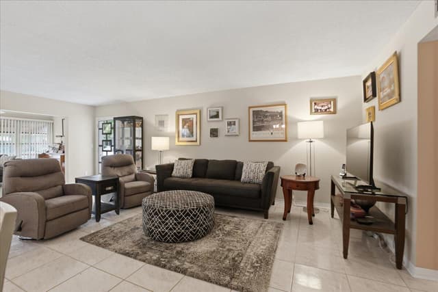 1172 S Drive Circle # B, Delray Beach FL 33445 - Delray Beach, FL - Photo 3
