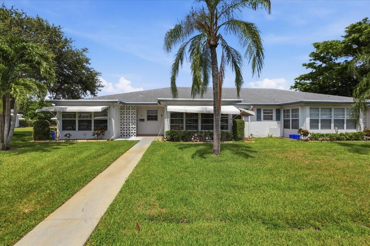 1172 S Drive Circle # B, Delray Beach FL 33445 - Delray Beach, FL - Photo 1