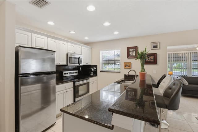 1172 S Drive Circle # B, Delray Beach FL 33445 - Delray Beach, FL - Photo 5