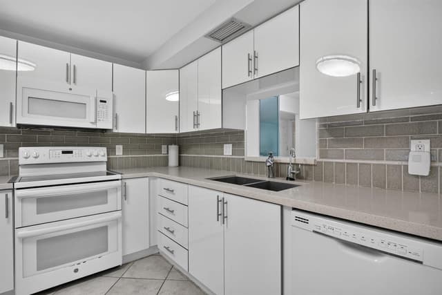 2006 GRANADA Drive # J1, Coconut Creek FL 33066 - Coconut Creek, FL - Photo 3