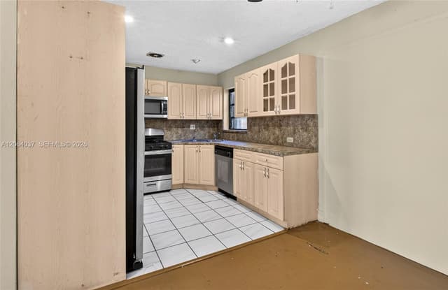 17950 NW 6th court, Miami Gardens FL 33169 - Miami Gardens, FL - Photo 7