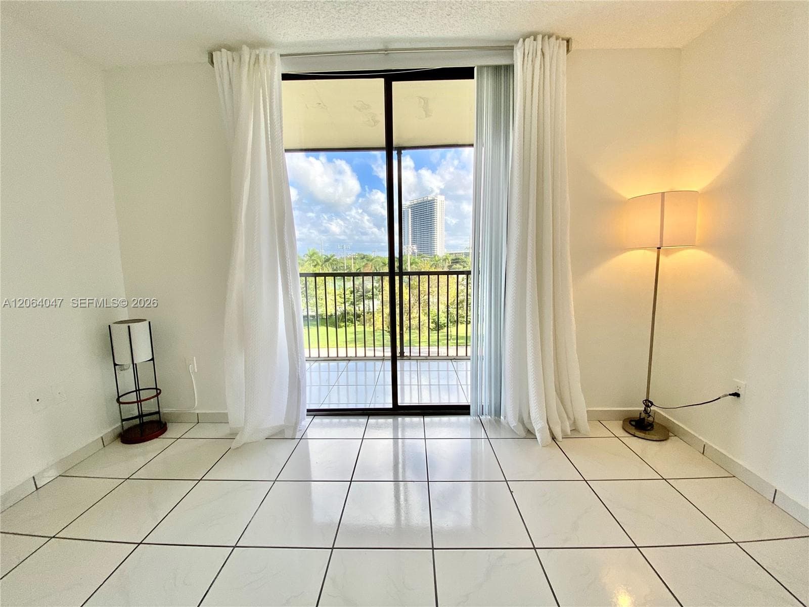 16950 DIXIE # A536, North Miami Beach FL 33160 - North Miami Beach, FL - Photo 1