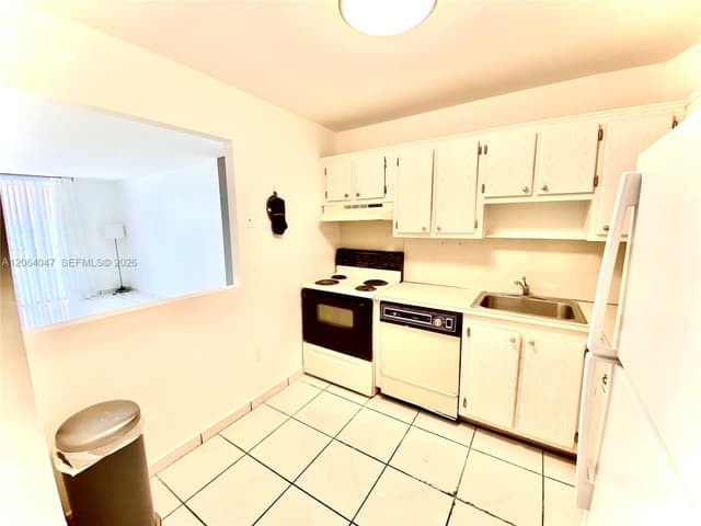 16950 DIXIE # A536, North Miami Beach FL 33160 - North Miami Beach, FL - Photo 5