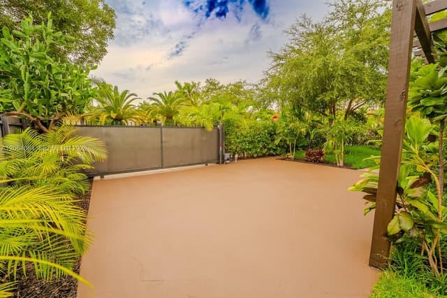 2483 SW 24th St, Miami FL 33145 - Miami, FL - Photo 5