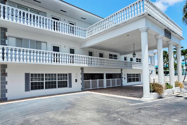 1461 S OCEAN Boulevard # 311, Lauderdale By The Sea FL 33062 - Lauderdale By The Sea, FL - Photo 2