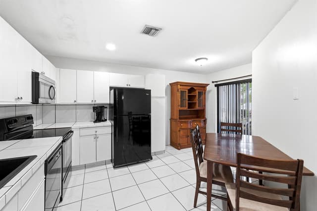 120 Sunshine Boulevard, Royal Palm Beach FL 33411 - Royal Palm Beach, FL - Photo 7