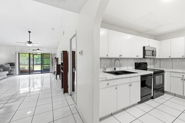 120 Sunshine Boulevard, Royal Palm Beach FL 33411 - Royal Palm Beach, FL - Photo 3