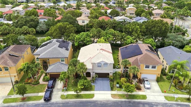 15650 NW 12th Ct, Pembroke Pines FL 33028 - Pembroke Pines, FL - Photo 5