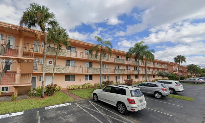 5950 Del Lago Cir # 201, Sunrise FL 33313