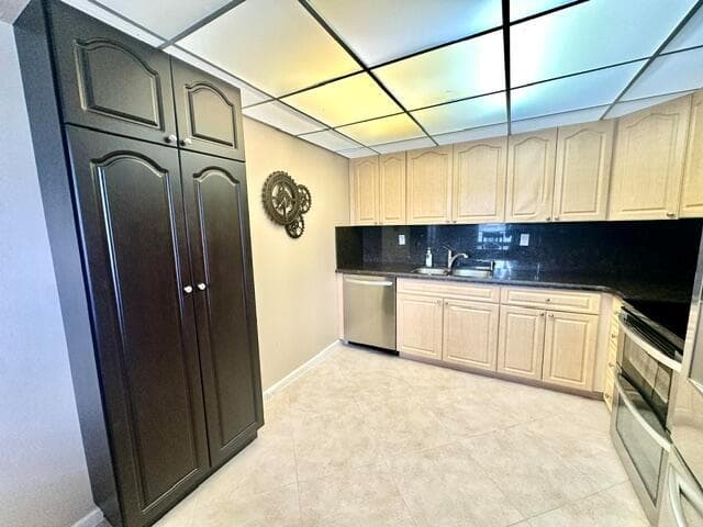 1049 Lincoln C, Boca Raton FL 33434 - Boca Raton, FL - Photo 4