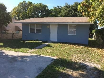 708 NW 6th Street, Hallandale Beach FL 33009 - Hallandale Beach, FL - Photo 1