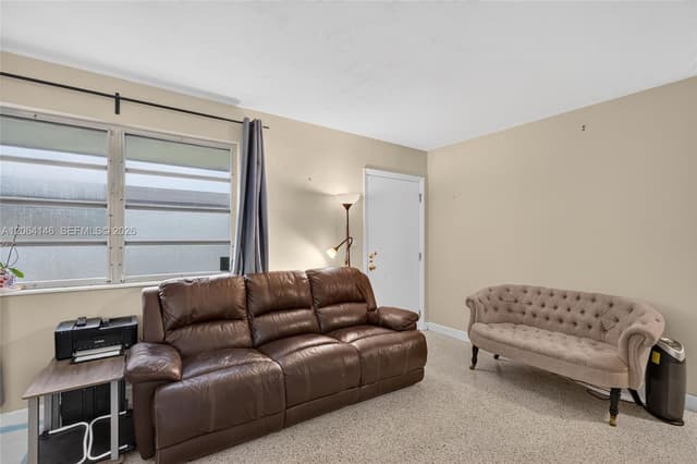 210 E 10th St, Hialeah FL 33010 - Hialeah, FL - Photo 5