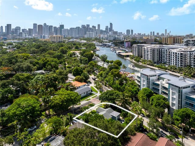 902 NW 10th Ct, Miami FL 33136 - Miami, FL - Photo 3