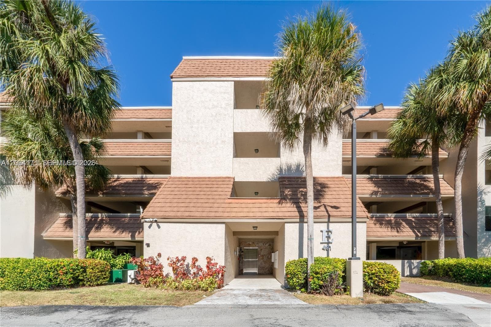 491 Ives Dairy Rd # 5, Miami FL 33179 - Miami, FL - Photo 1