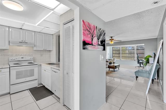 8852 W Mcnab Rd # 203, Tamarac FL 33321 - Tamarac, FL - Photo 2