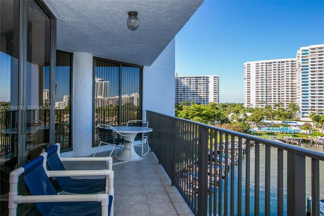 300 Three Islands Blvd # 406, Hallandale Beach FL 33009 - Hallandale Beach, FL - Photo 3