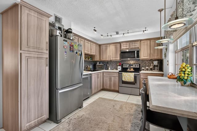 806 Cypress Grove Lane # 304, Pompano Beach FL 33069 - Pompano Beach, FL - Photo 6