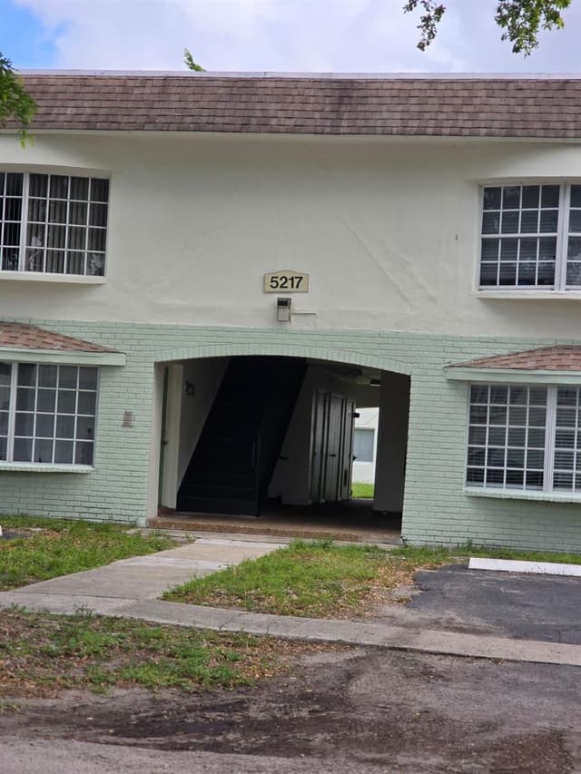 5217 NW 18th Street # 3D, Lauderhill FL 33313 - Lauderhill, FL - Photo 4