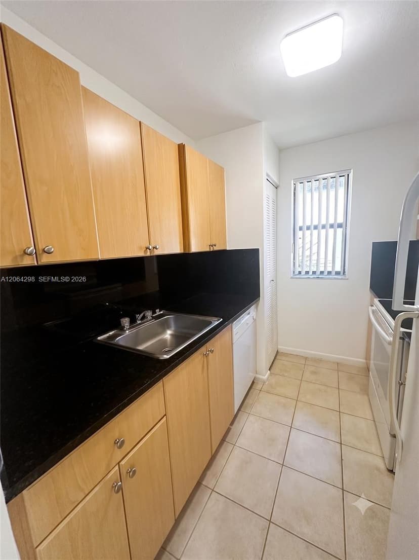 7220 NW 179 St # 201, Hialeah FL 33015