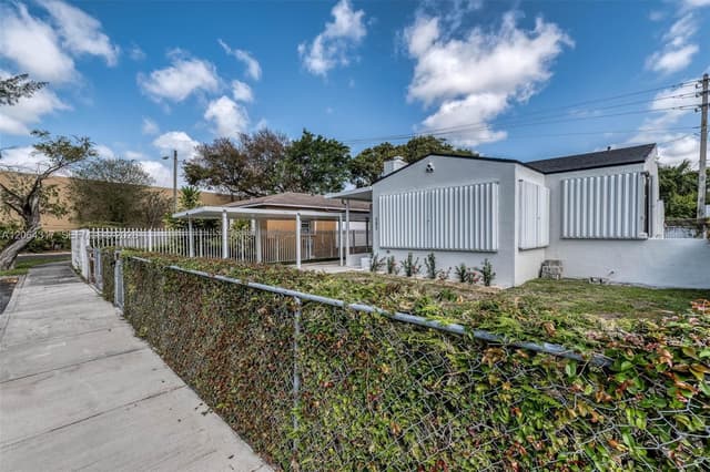 583 NW 47th Ter, Miami FL 33127 - Miami, FL - Photo 3