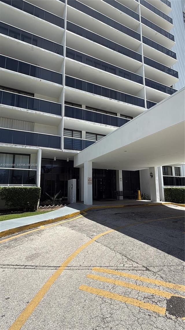 3675 N Country Club Dr # 109, Aventura FL 33180 - Aventura, FL - Photo 4