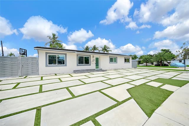 8251 NW 185th St, Hialeah FL 33015 - Hialeah, FL - Photo 2