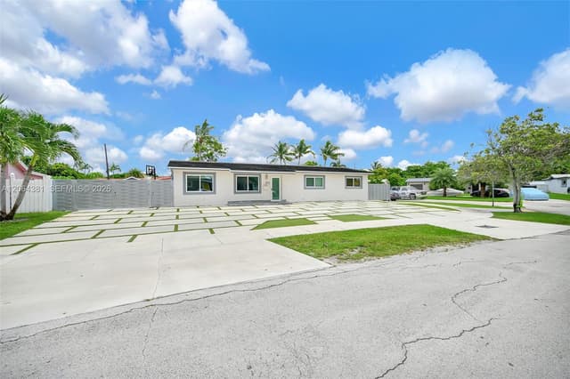 8251 NW 185th St, Hialeah FL 33015 - Hialeah, FL - Photo 3