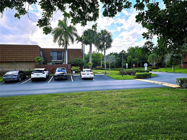 1201 SW 120th Way, Davie FL 33325 - Davie, FL - Photo 6