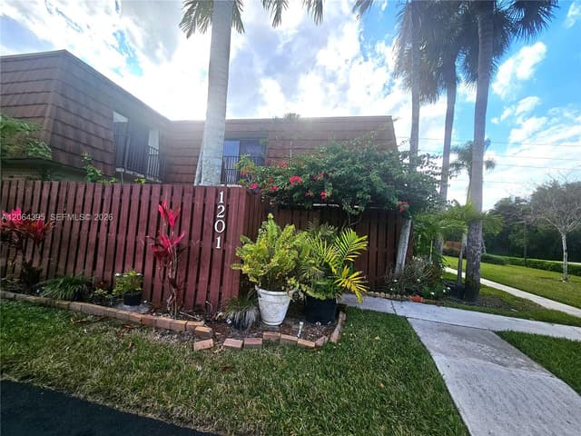 1201 SW 120th Way, Davie FL 33325 - Davie, FL - Photo 4